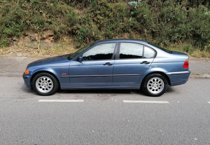BMW 3 Series • 1999 • 275,000 km 2