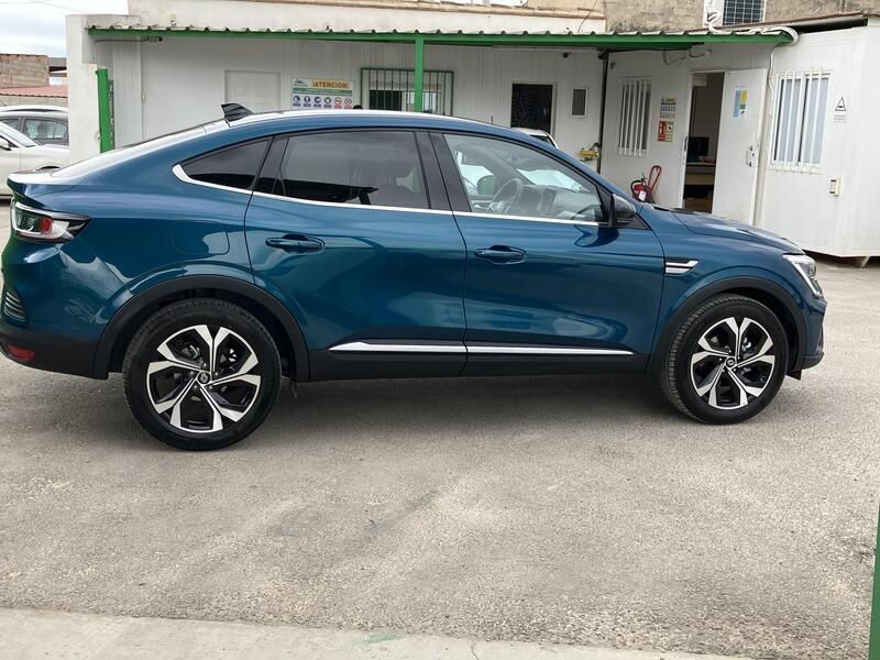 Renault Clio • 2024 • 3,800 km 6