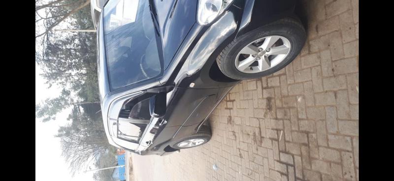 Toyota RAV4 • 2006 • 220,000 km 4