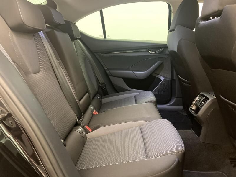 Škoda Octavia • 2023 • 78,186 km 11