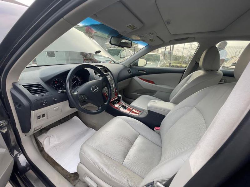 Lexus ES • 2008 • 80,000 km 14