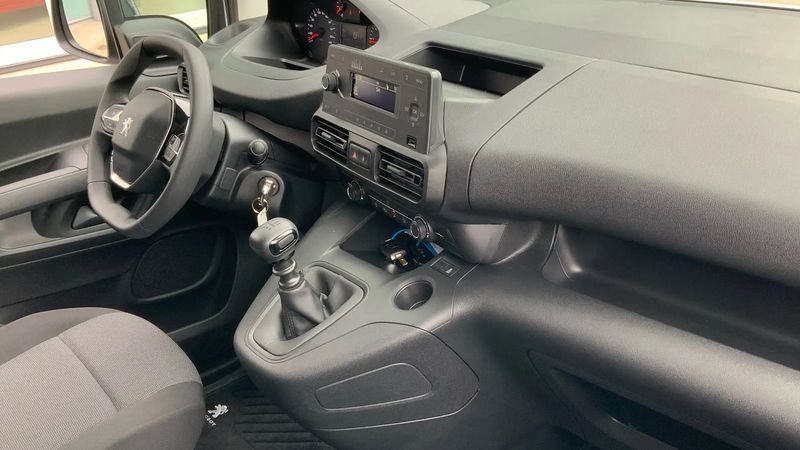 Peugeot 108 • 2023 • 23,000 km 7