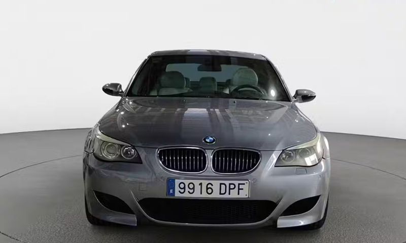 BMW M5 • 2005 • 128,313 km 4