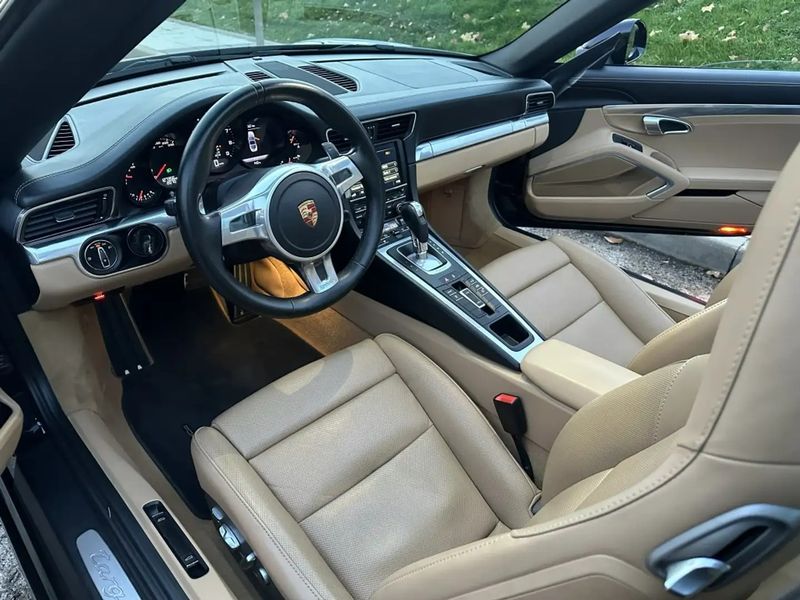 Porsche 911 • 2015 • 133,000 km 7