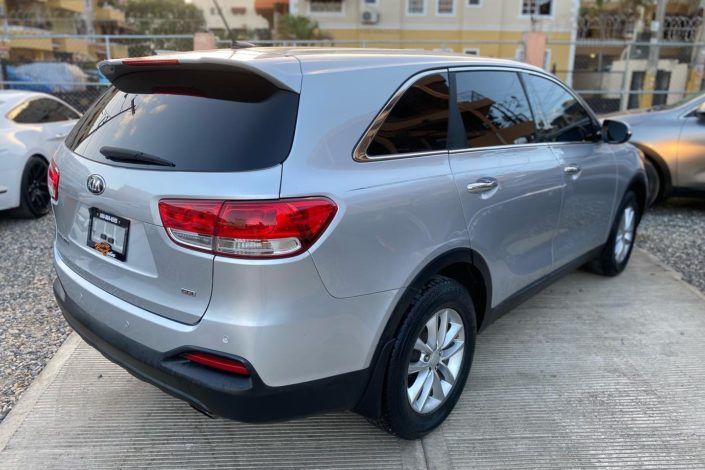 Kia Sorento • 2016 • 56 km 3