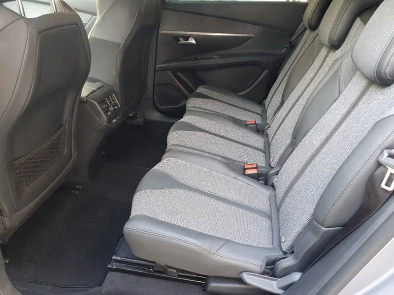 Peugeot 5008 • 2020 • 24,000 km 2