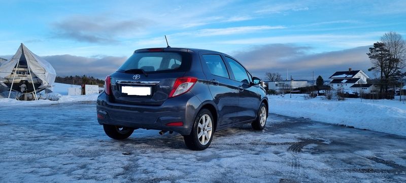 Toyota Yaris • 2012 • 98,000 km 1