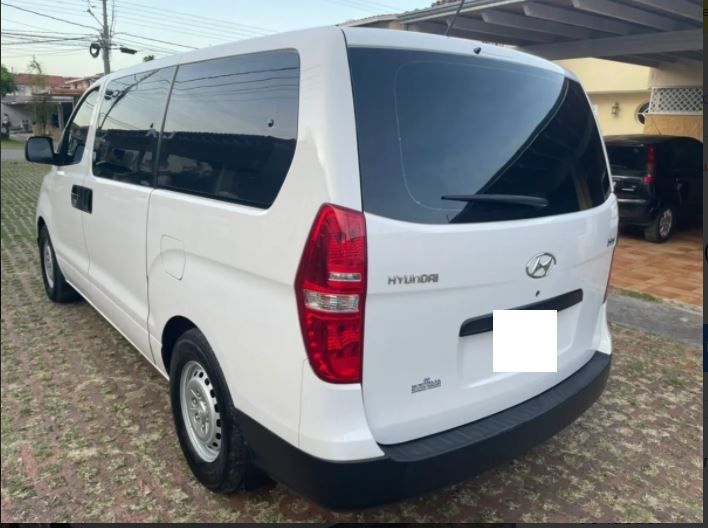 Hyundai H1 • 2017 • 140,000 km 7