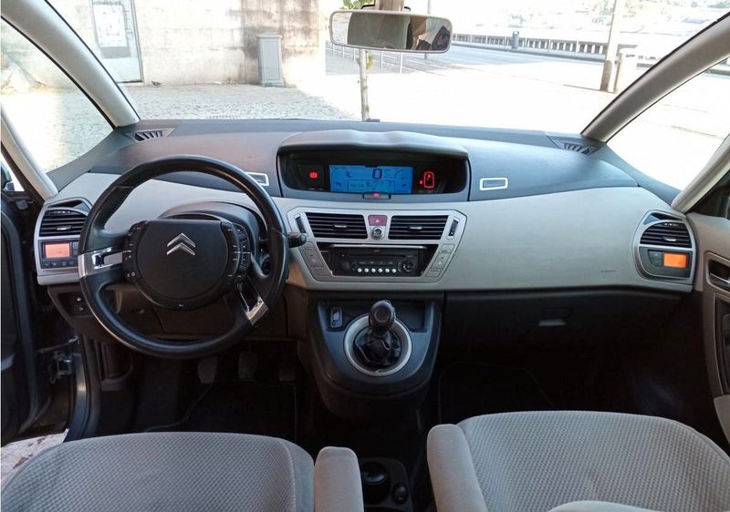 Citroën C4 • 2008 • 190,000 km 5