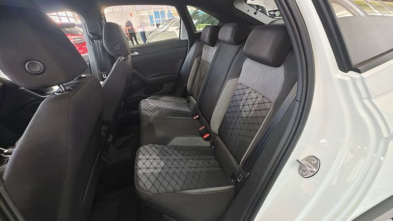 Volkswagen T-Cross • 2021 • 93,950 km 6