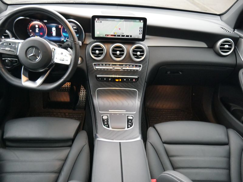 Mercedes-Benz GLC-Class • 2020 • 18,000 km 10