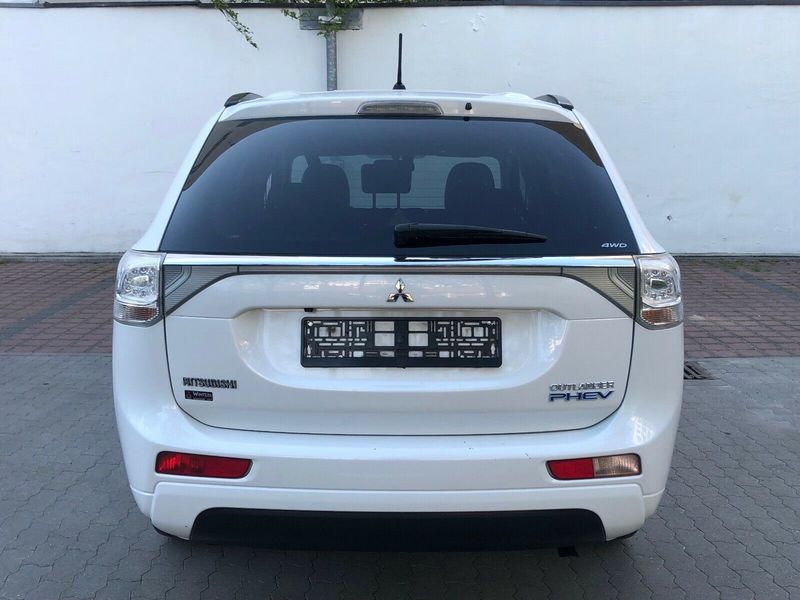 Mitsubishi Outlander • 2013 • 136,000 km 7