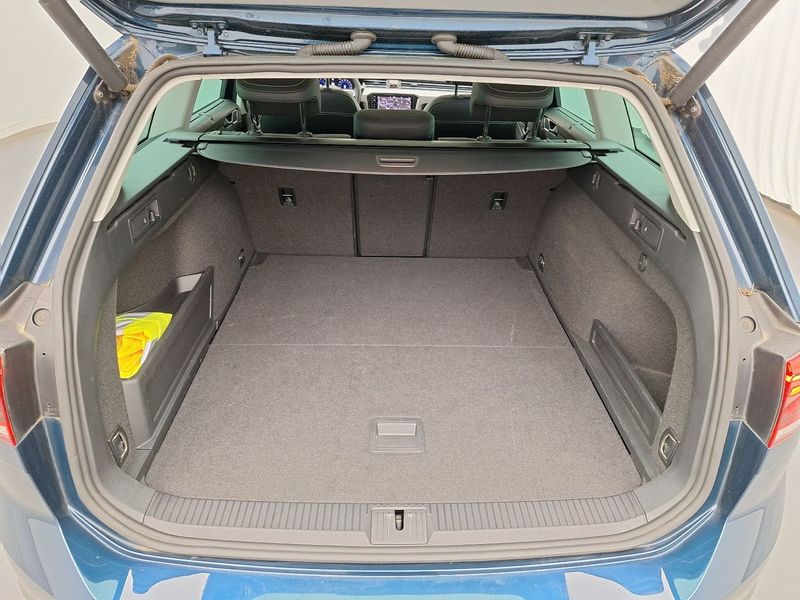 Volkswagen Passat Variant • 2020 • 72,900 km 3