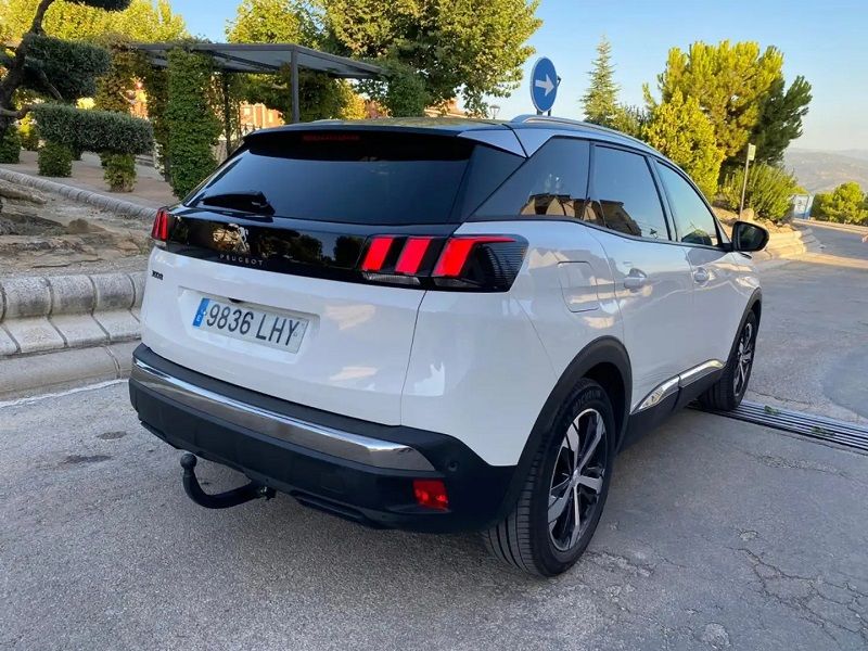 Peugeot 3008 • 2020 • 75,000 km 5