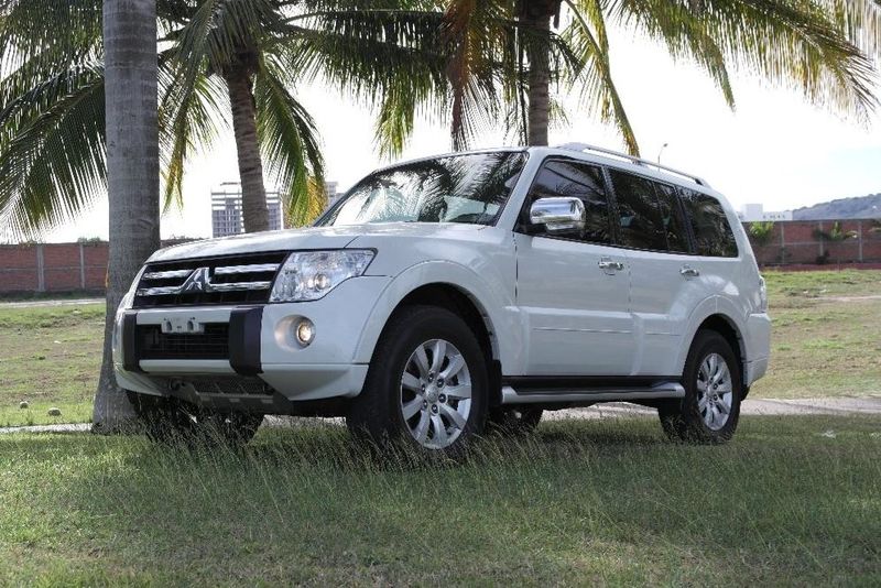 Mitsubishi Montero • 2011 • 120,000 km 1