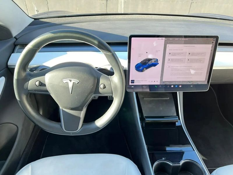 Tesla Model 3 • 2019 • 90,000 km 10