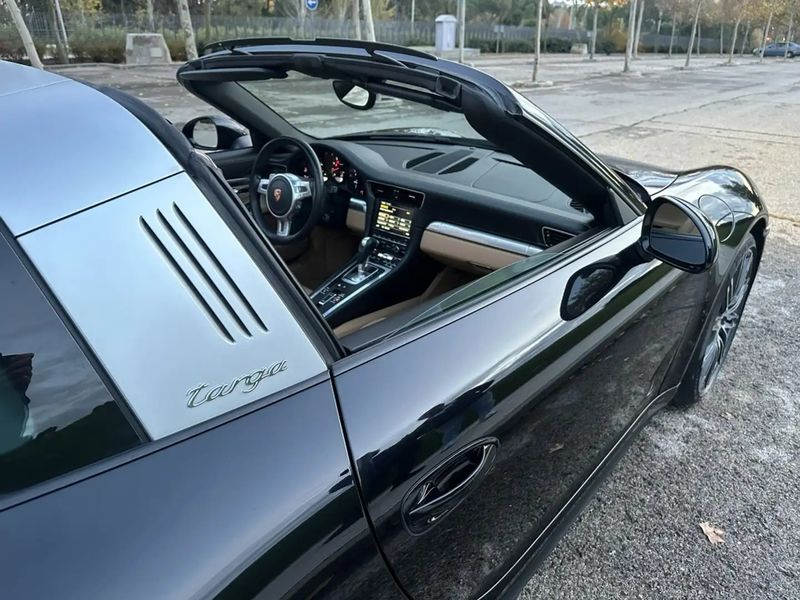 Porsche 911 • 2015 • 133,000 km 6