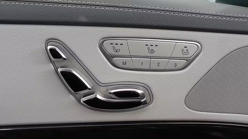 Mercedes-Benz S-Class • 2015 • 120,239 km 6