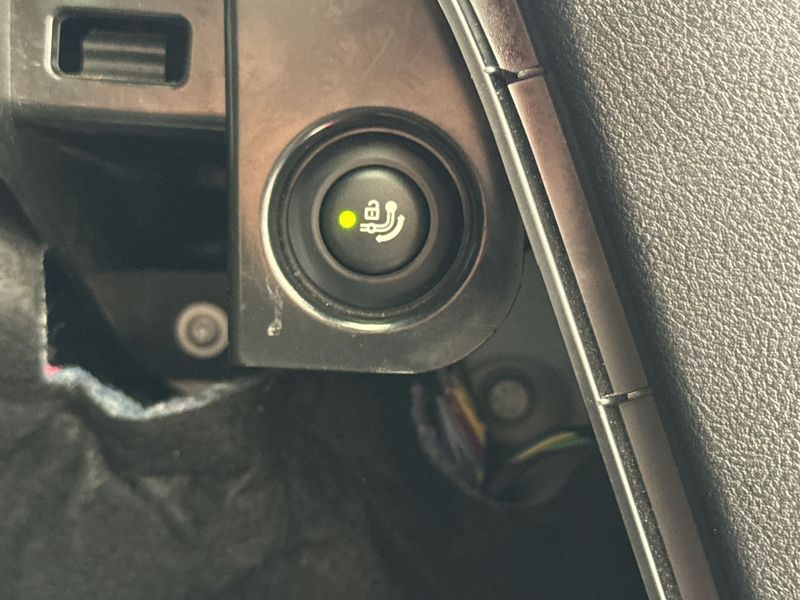 BMW X3 • 2022 • 204,000 km 6