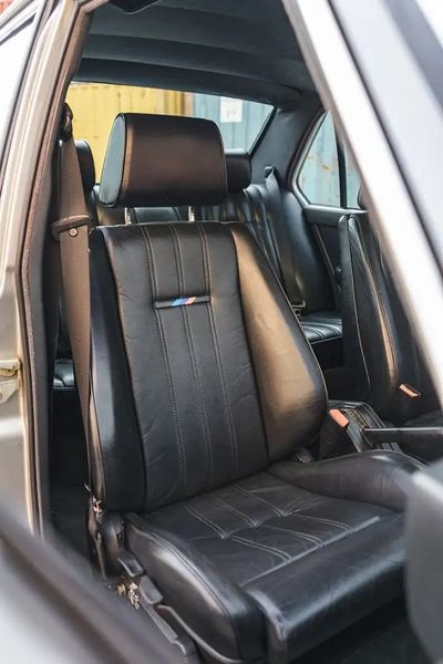 BMW M5 • 1987 • 151,000 km 6