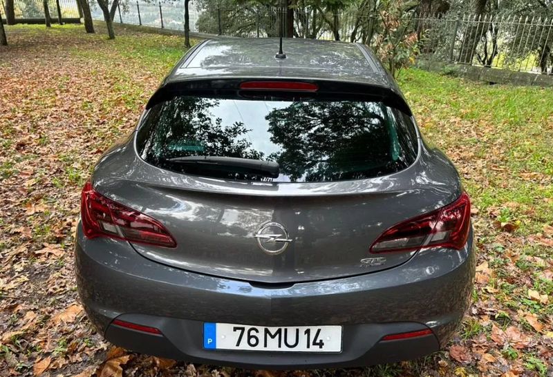 Opel Astra • 2012 • 160,000 km 2