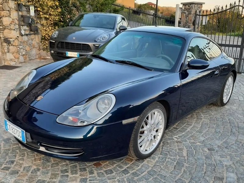 Porsche 911 • 1999 • 124,000 km 3