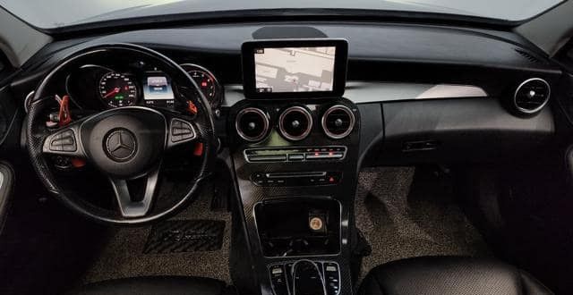 Mercedes-Benz C-Class • 2015 • 98,000 km 21