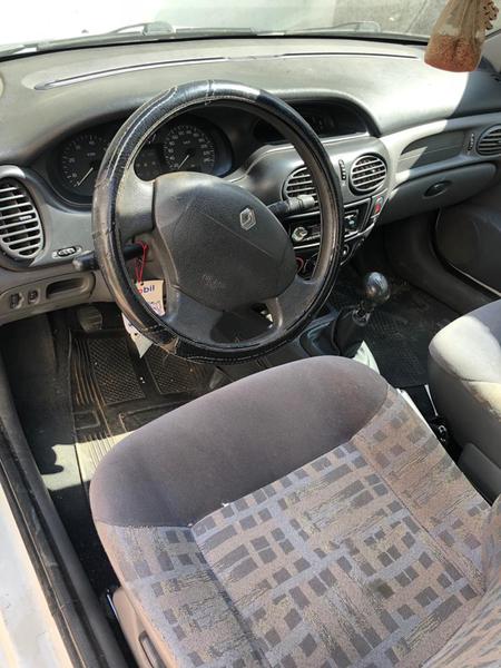 Renault Mégane • 2003 • 185,320 km 4