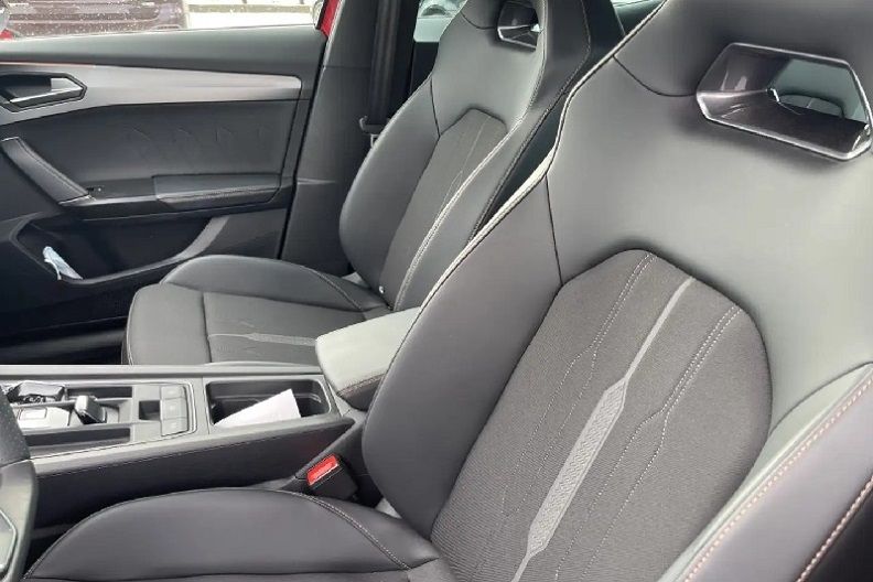 Seat Leon • 2021 • 59,000 km 9