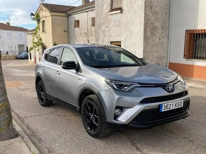 Toyota RAV4 • 2018 • 190,000 km 1