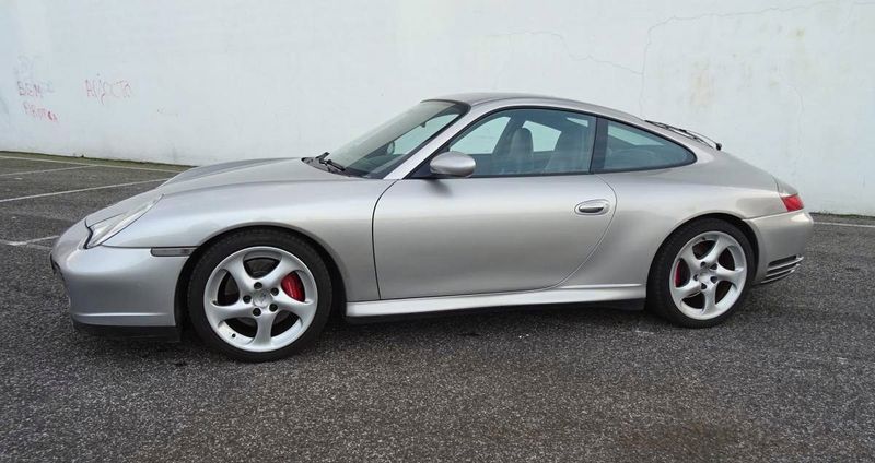 Porsche 911 Carrera • 2002 • 73,000 km 2