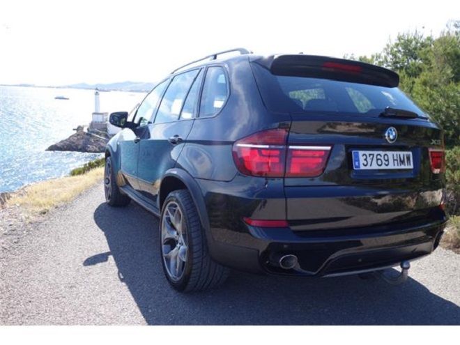 BMW X5 • 2010 • 214,000 km 1