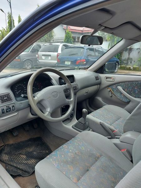 Toyota Corolla • 2000 • 35 km 2