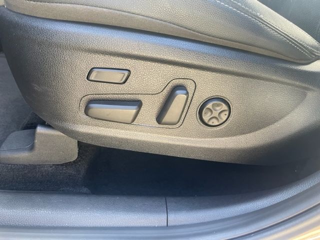 Hyundai Santa Fe • 1730 • 80,600 km 4