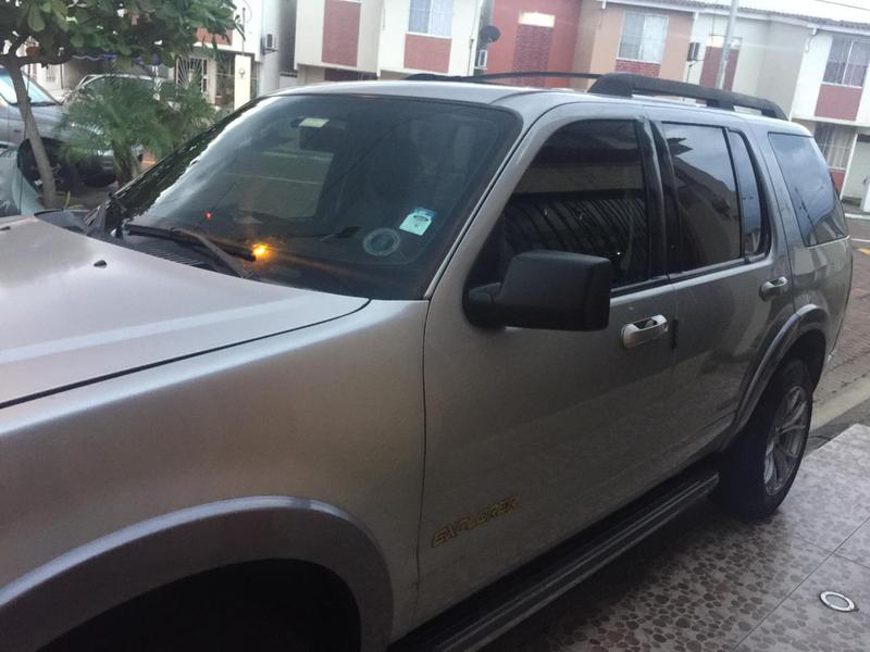 Ford Explorer • 2010 • 145,000 km 6