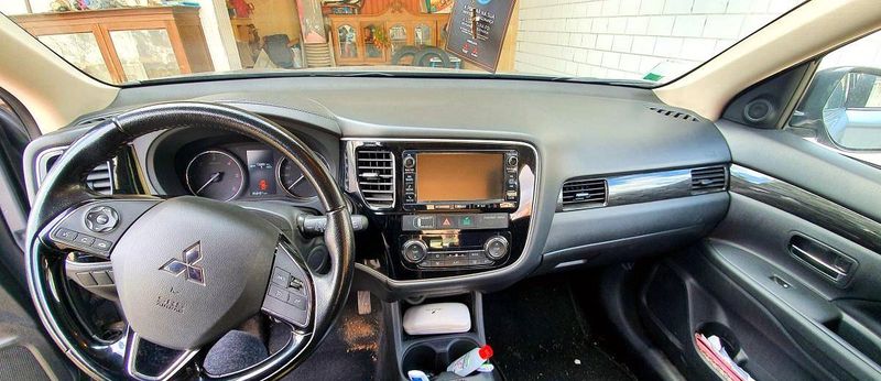 Mitsubishi Outlander • 2016 • 69,999 km 5