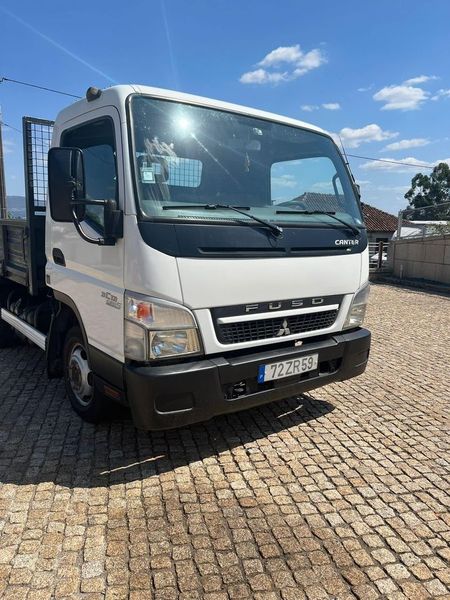 Mitsubishi Fuso canter • 2011 • 126,000 km 1
