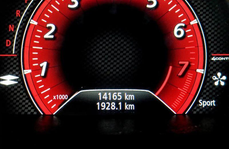 Renault Mégane • 2019 • 14,165 km 9