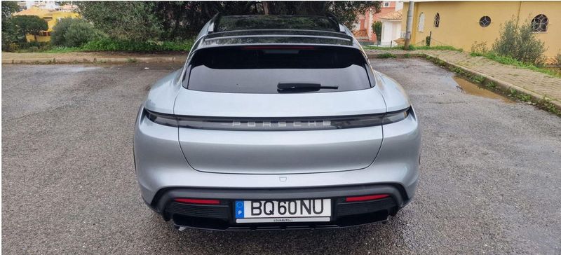 Porsche Taycan • 2022 • 40,000 km 7
