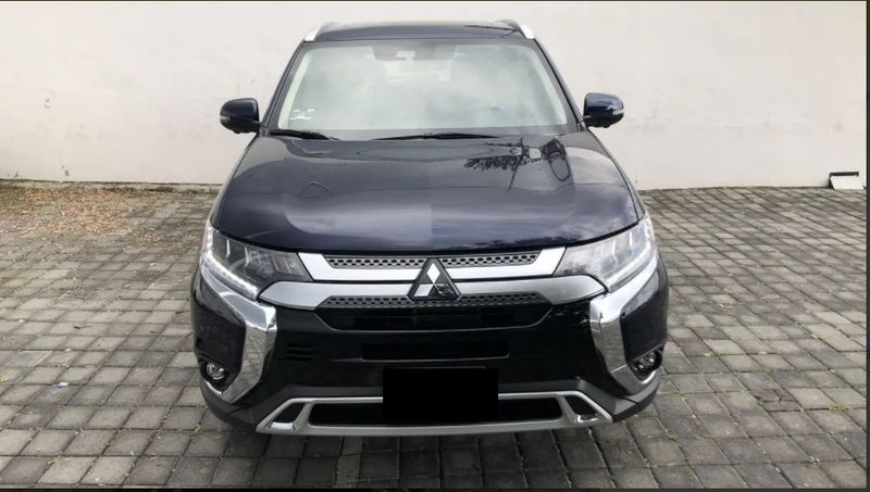 Mitsubishi Outlander • 2020 • 65,000 km 2