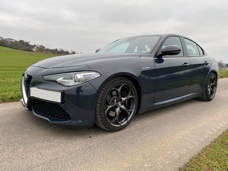 Alfa Romeo Giulia • 2017 • 148,000 km 3