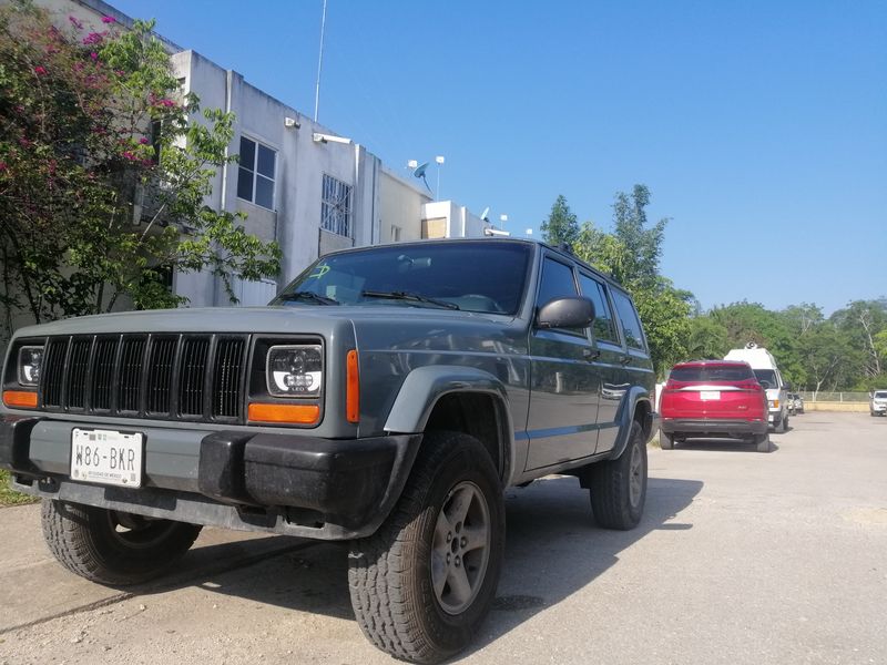 Jeep Cherokee • 2000 • 380,000 km 3