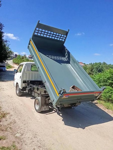 Mazda B2500 • 2009 • 140,000 km 4