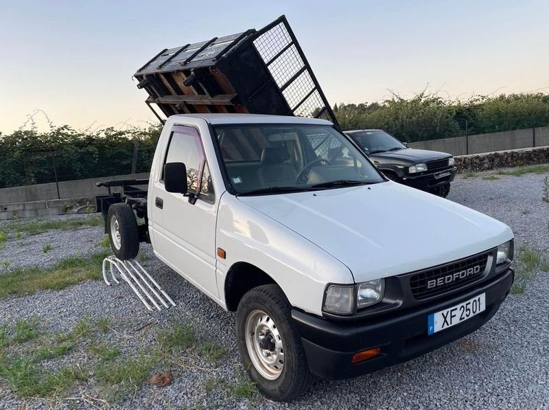 Isuzu Pickup • 1990 • 171,000 km 1