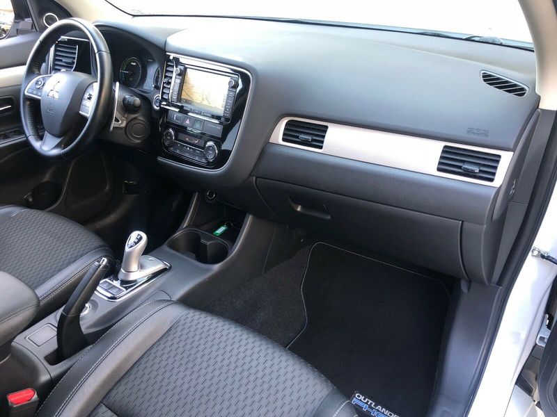 Mitsubishi Outlander • 2013 • 136,000 km 16