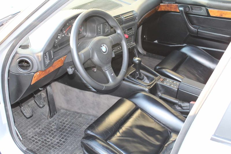 BMW 5 Series • 1991 • 251,000 km 10