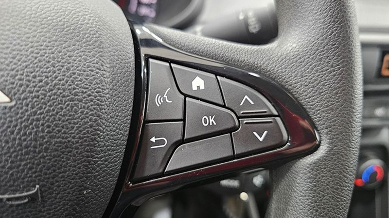 Dacia Sandero • 2023 • 19,200 km 12