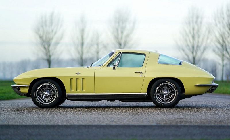 Chevrolet Corvette • 1966 • 122,500 km 1