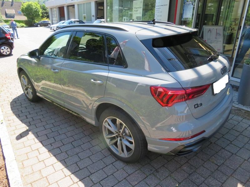 Audi Q3 • 2022 • 6,750 km 2