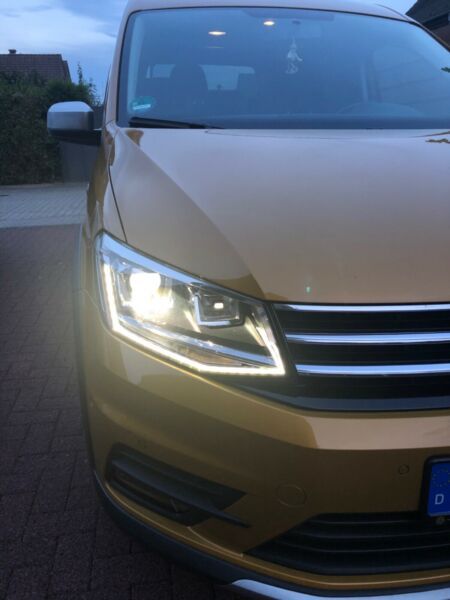 Volkswagen Caddy • 2018 • 53,990 km 12